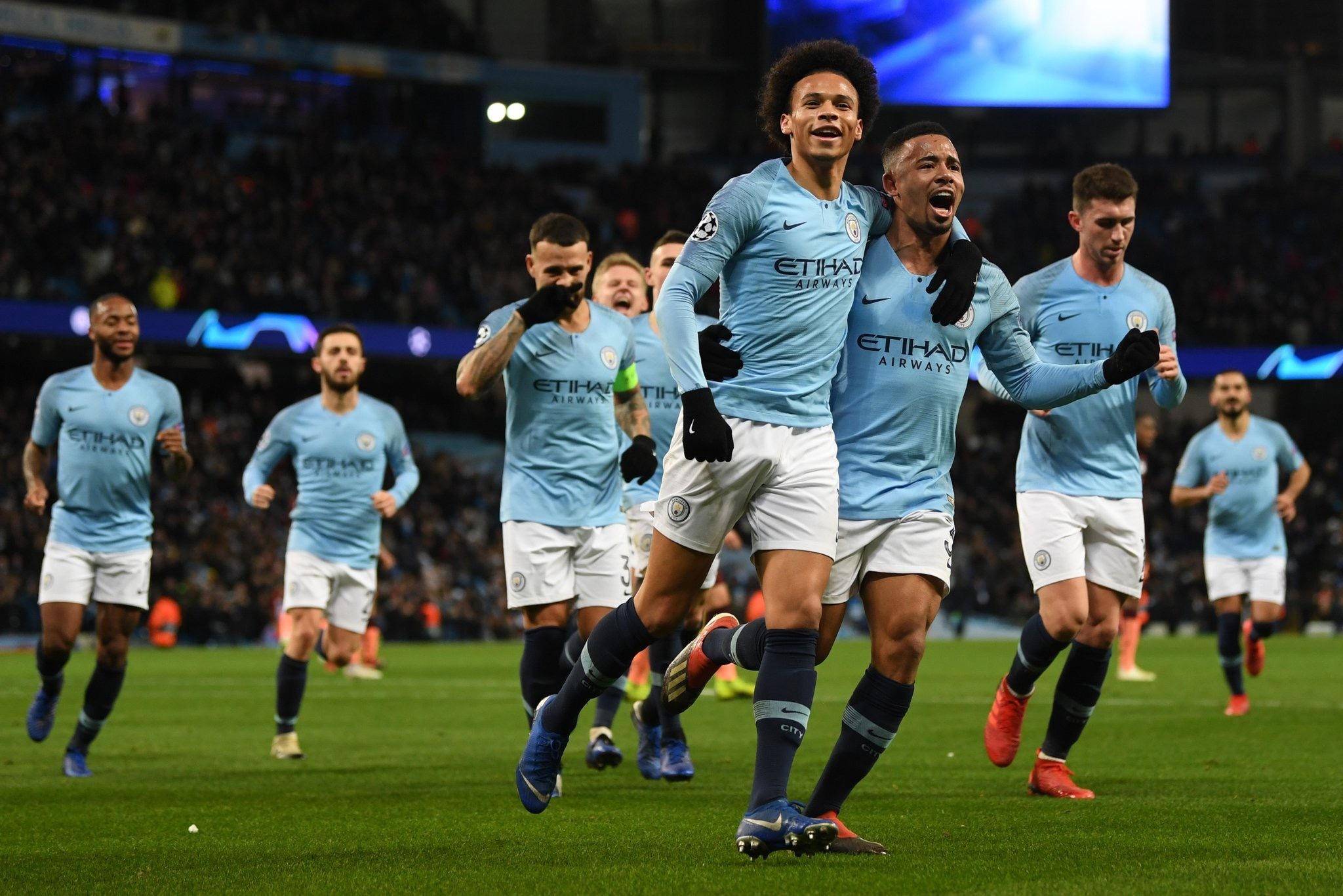 球迷们对他 球迷们对他