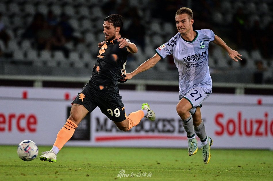 防守中坚 防守中坚